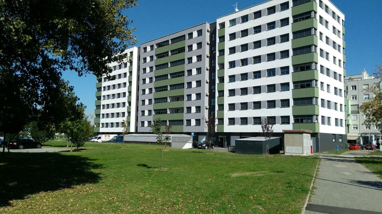 Apartman Nadja Arena Загреб Экстерьер фото